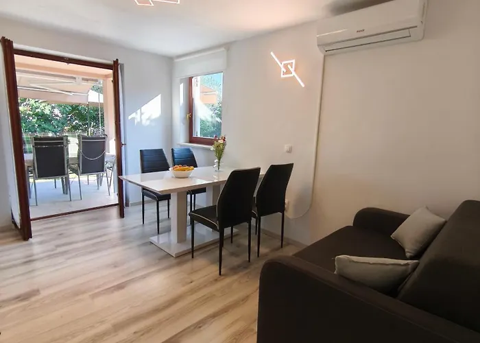 Apartma Mija - Xl Apartment Kornic